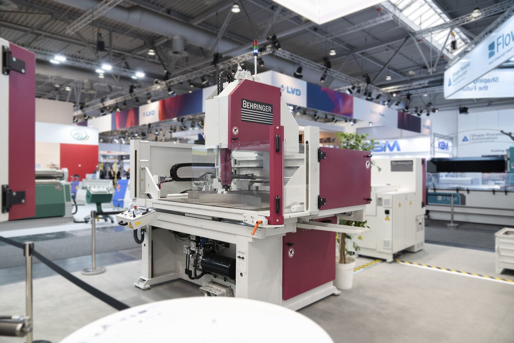 Automatic Table Bandsaw LPS-TA at Euroblech 2022