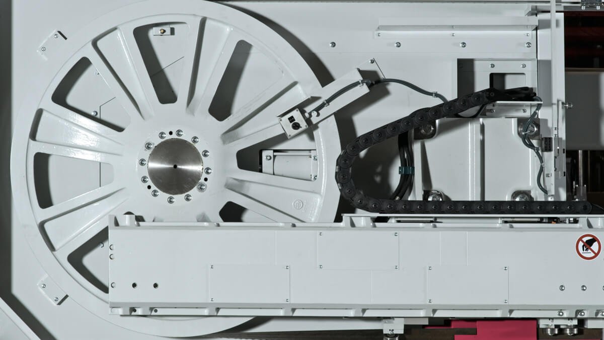 Behringer Großbandsäge HBP1100-1800 GANTRY Bandlaufrad aus schwingungsdämpfendem Guss