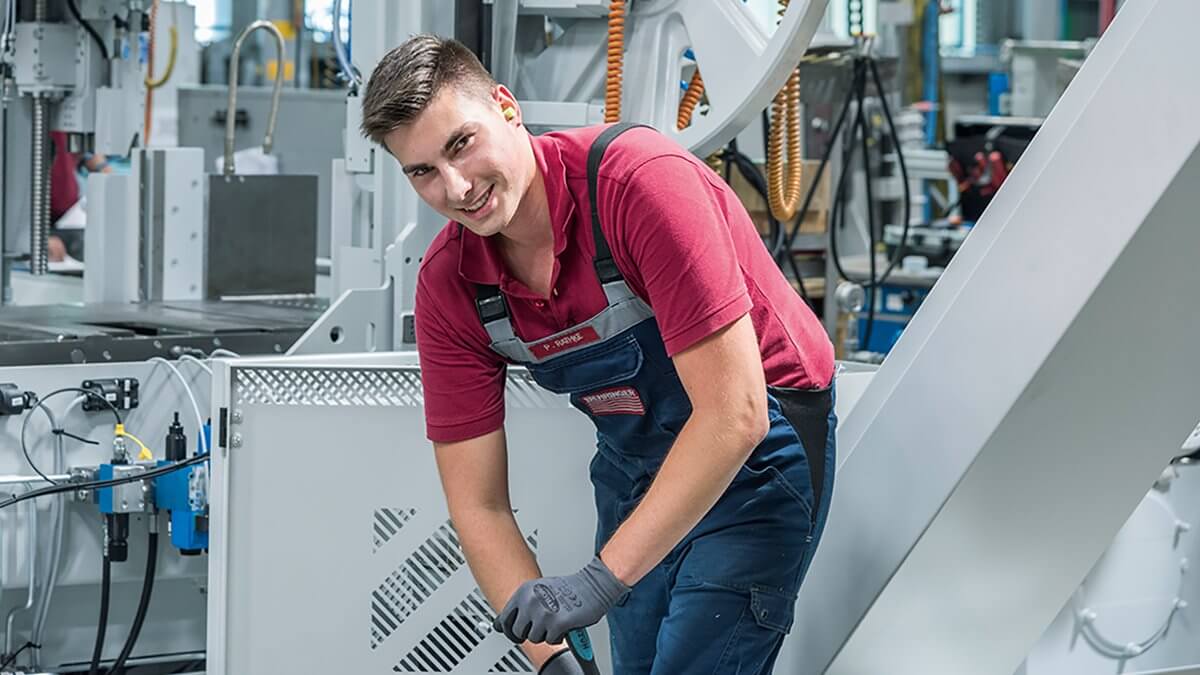 Ausbildung zum Mechatroniker bei der Behringer GmbH in Kirchardt