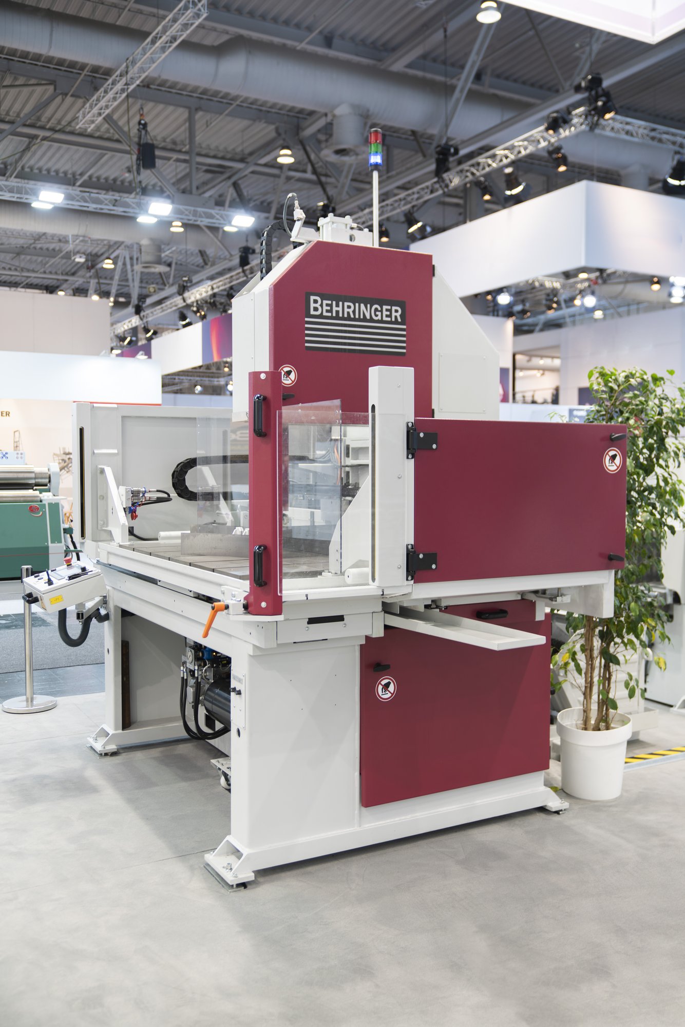 Automatic Table Bandsaw LPS-TA at Euroblech 2022